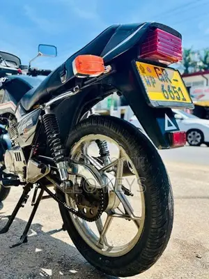 Suzuki GS 125 1999