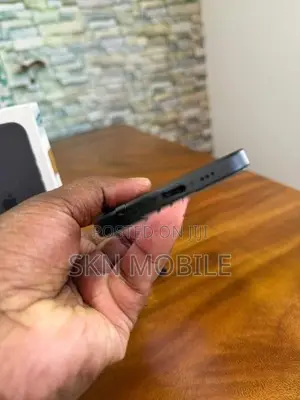 Apple iPhone 16 128GB (Used)
