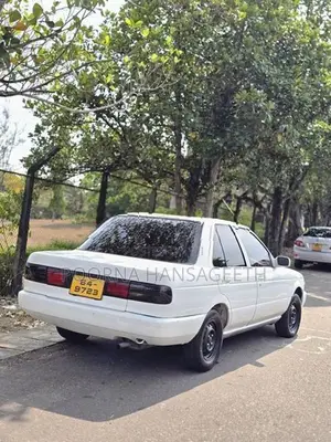 Nissan Sunny SB13 1993