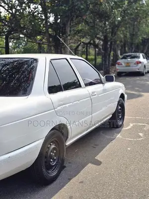 Nissan Sunny SB13 1993