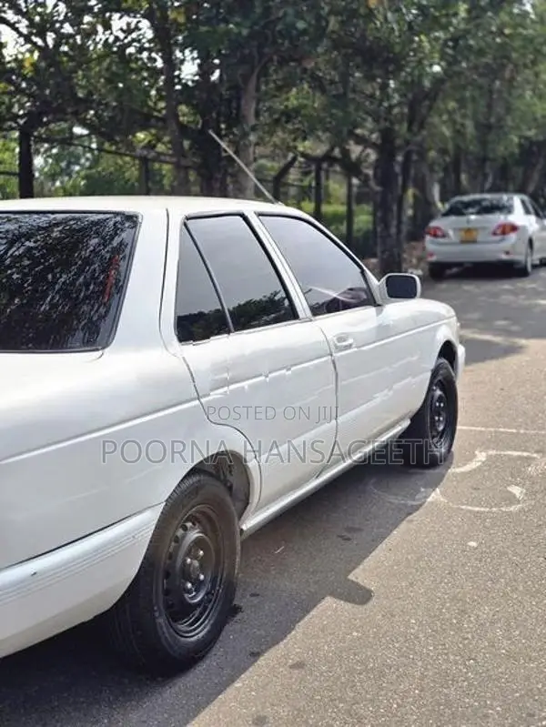 Nissan Sunny SB13 1993
