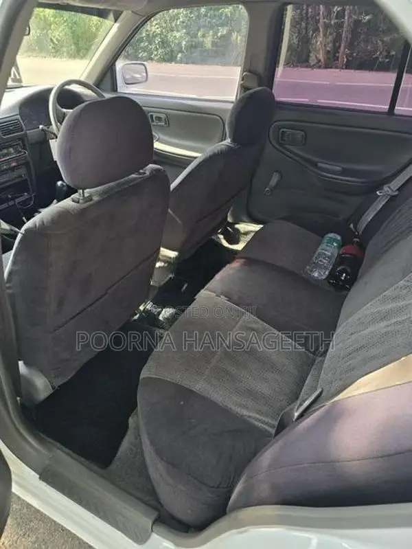 Nissan Sunny SB13 1993