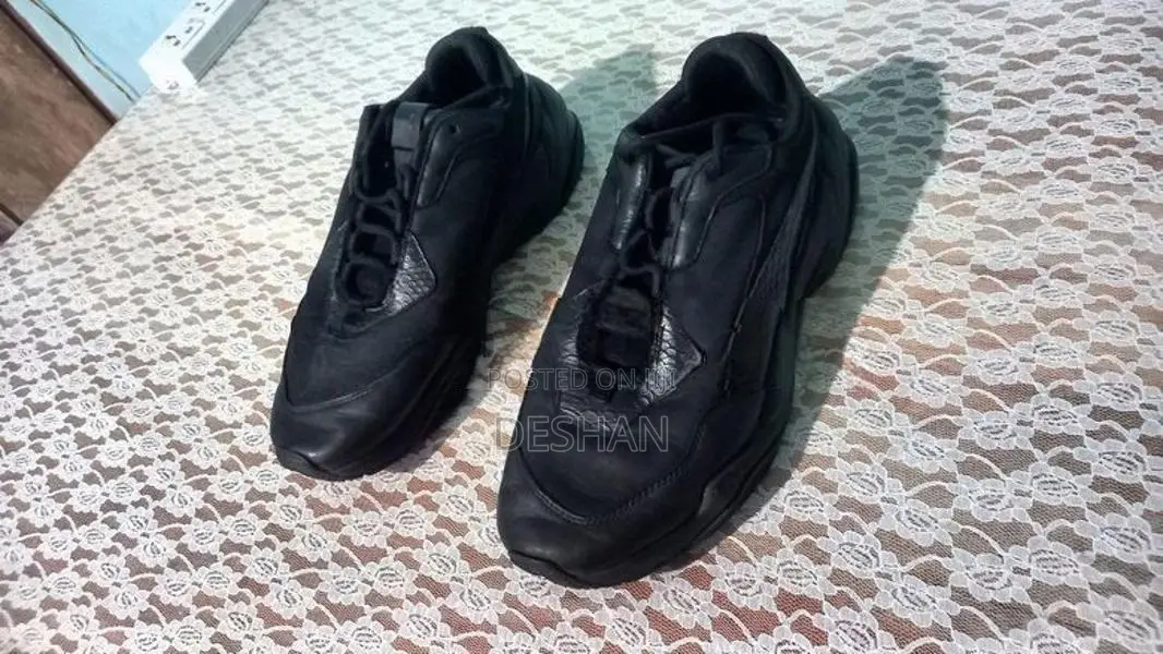 Puma Black Sneakers