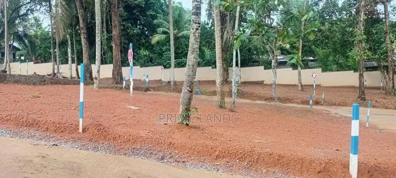 Land In Kadawatha Town