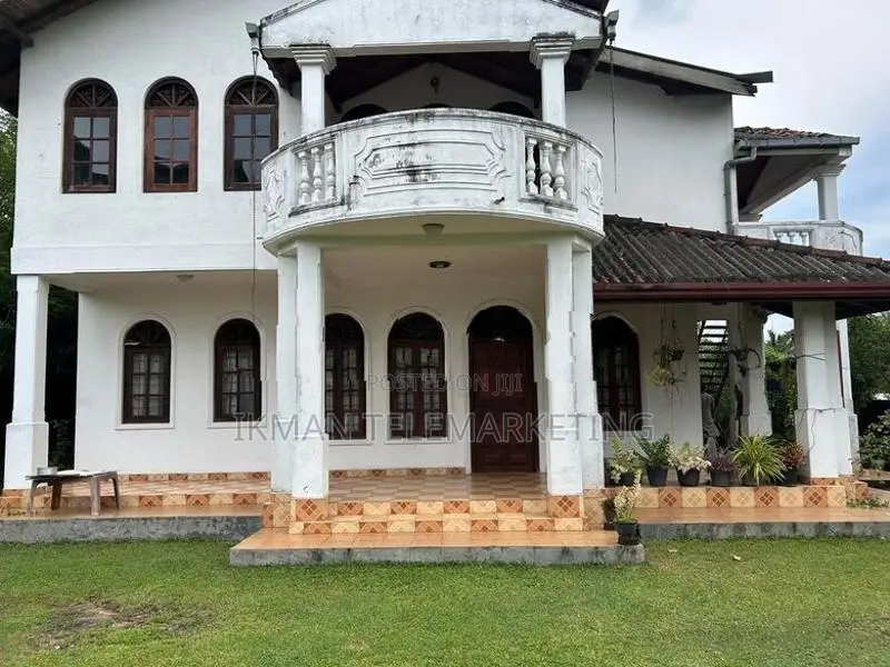 Land with Two-Storey House for Sale in Homagama