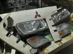 Mitsubishi P05 Head Lights