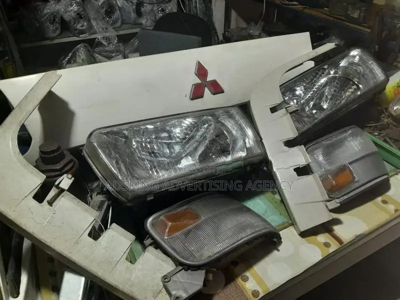 Mitsubishi P05 Head Lights