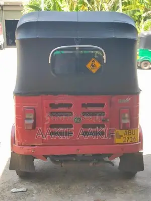 Bajaj RE 2019