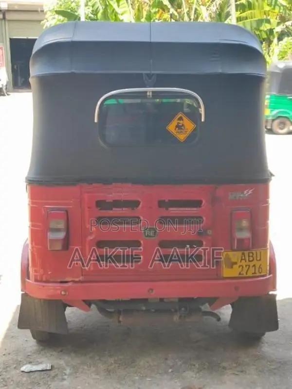 Bajaj RE 2019