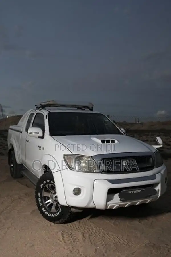 Toyota Hilux smart cab 2010