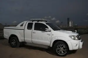 Toyota Hilux smart cab 2010