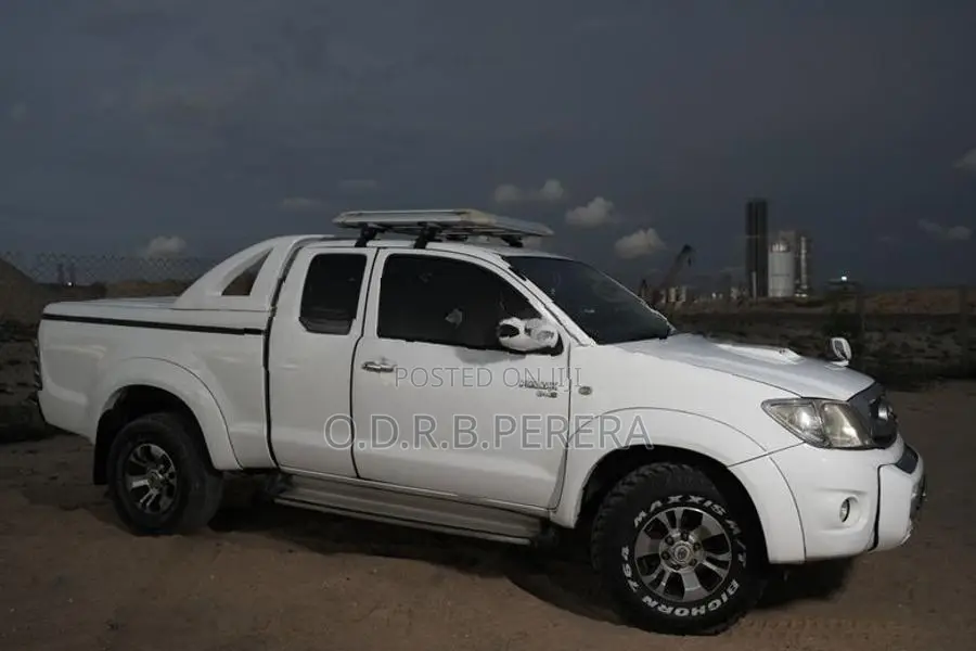 Toyota Hilux smart cab 2010
