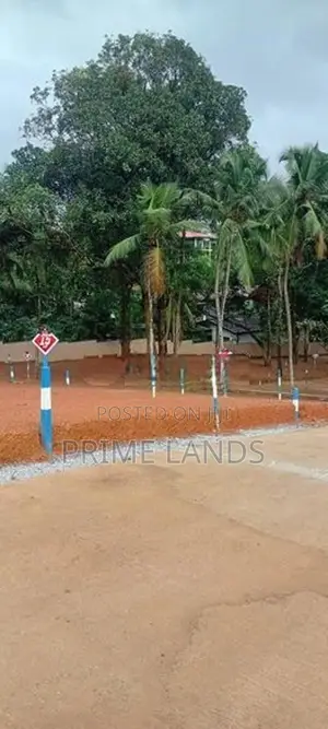 Land In Kadawatha Town