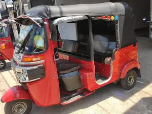 Bajaj RE 2019