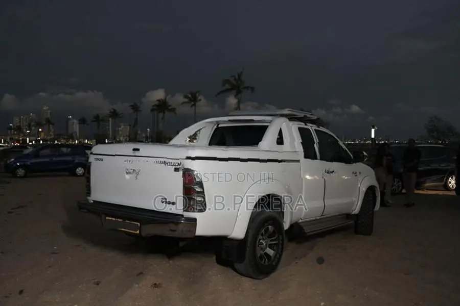 Toyota Hilux smart cab 2010