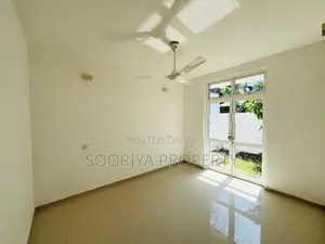 දෙමහල් සුඛෝපභෝගී නිවසක් විකිණීමට - Piliyandala Suwarapola
