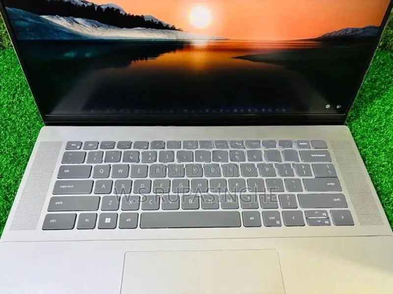 Dell inspiron 16 5620 12th GEN