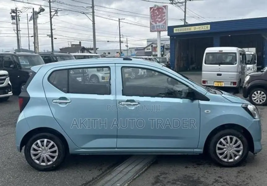 Daihatsu Mira L SA3 2024