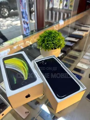 Apple iPhone SE 2 128GB (Used)