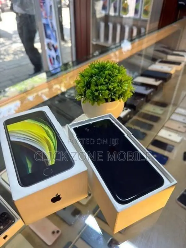 Apple iPhone SE 2 128GB (Used)