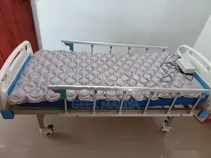 ​Manual ICU Elder’s Bed with Air Regular Mattress