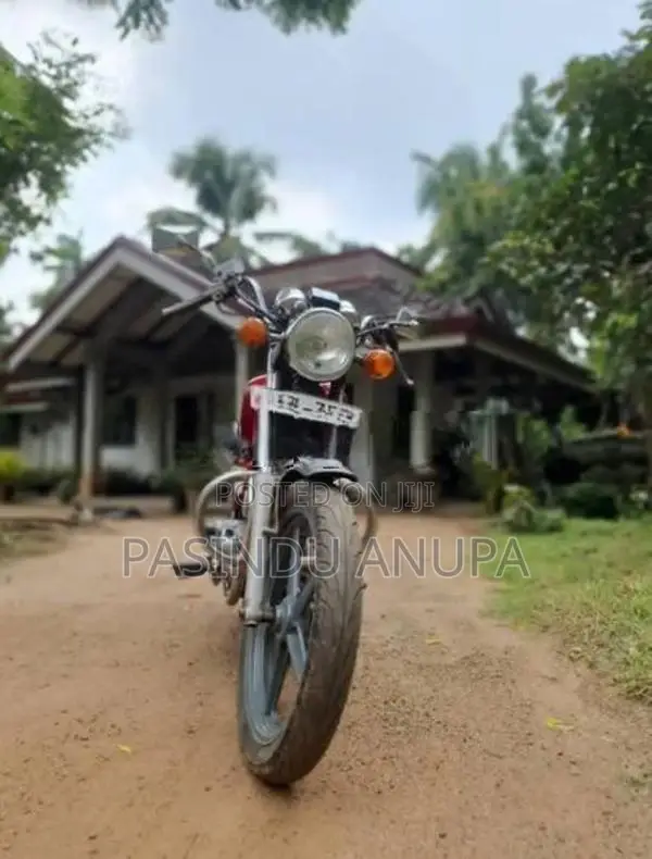 Honda CM Custom 2011