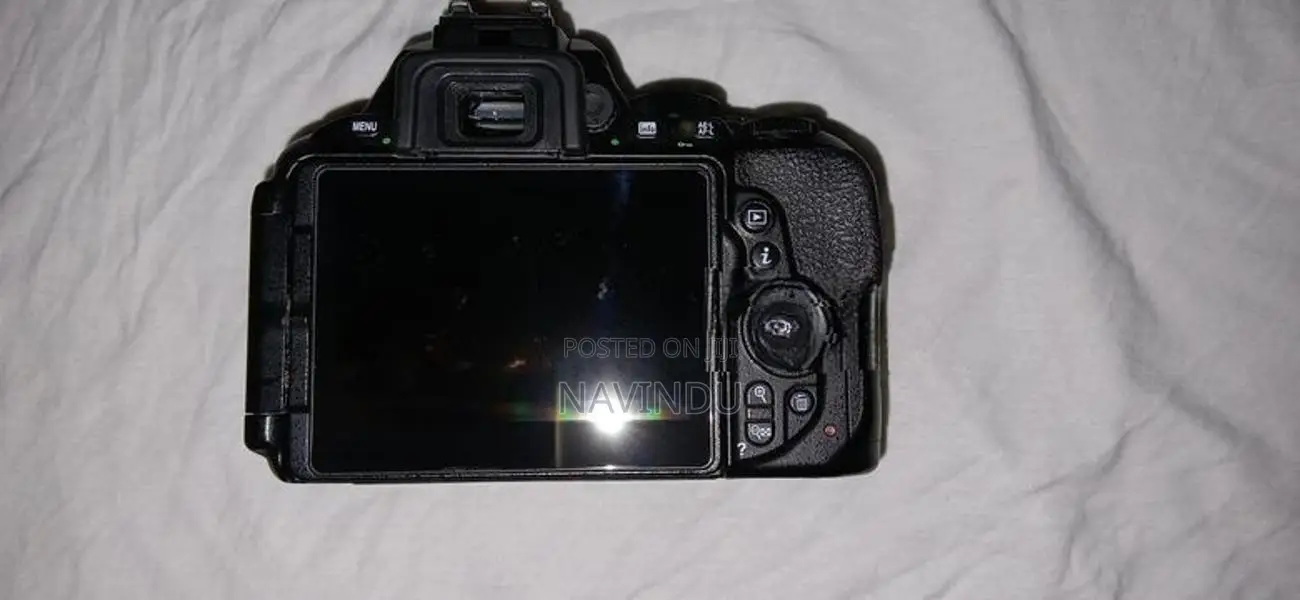 Nikon D5600 with Lens For Parts