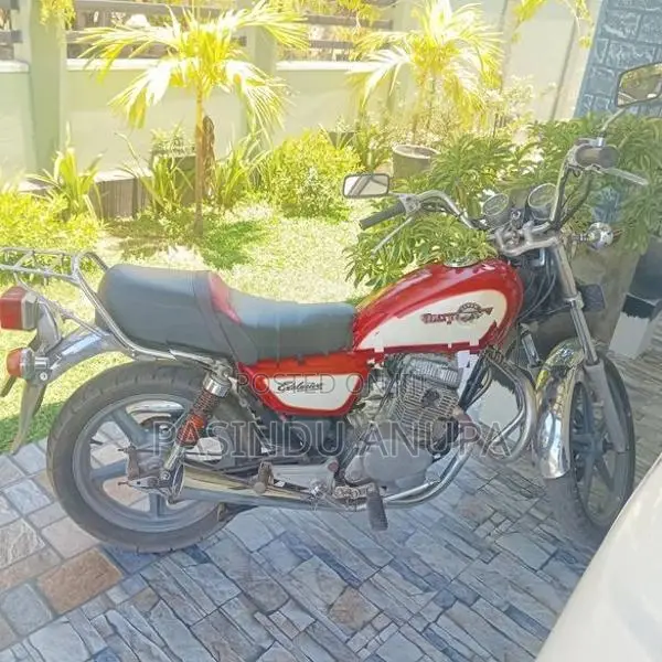 Honda CM Custom 2011
