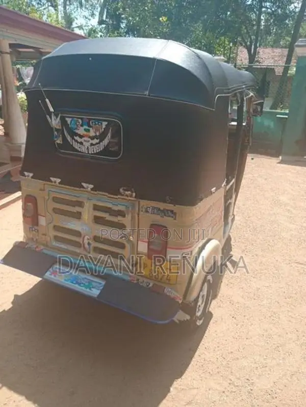 Bajaj RE HX 2006