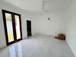 Luxury Brand Home in Athurugiriya