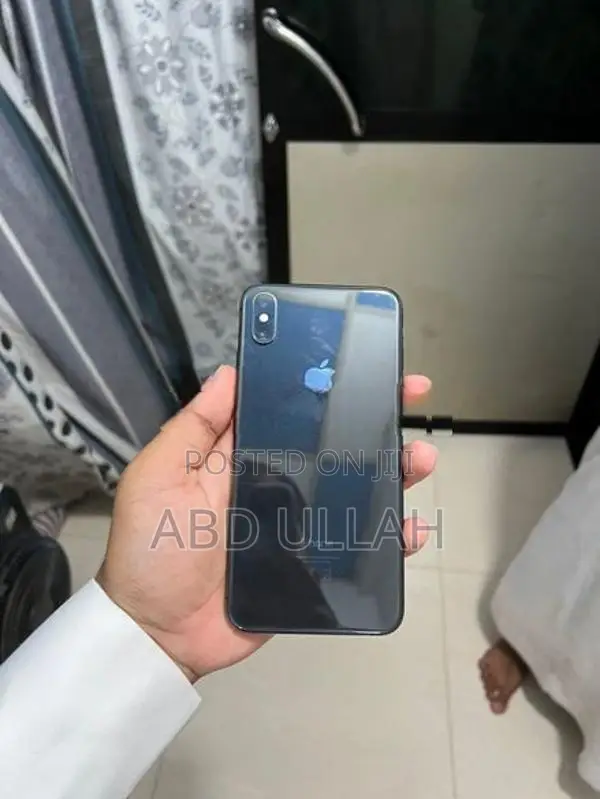 Apple iPhone XS Max (Used)