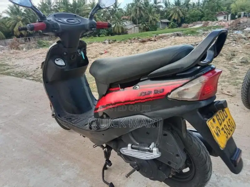 Mahindra Uzo 125 2017