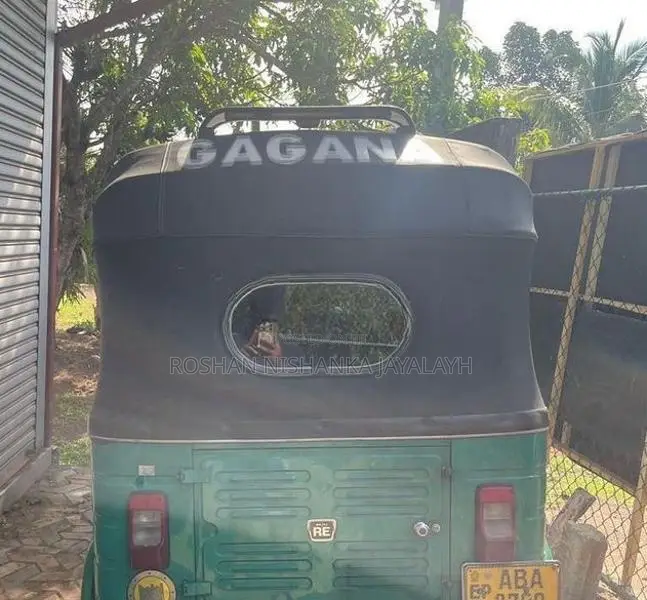 Bajaj RE 2015