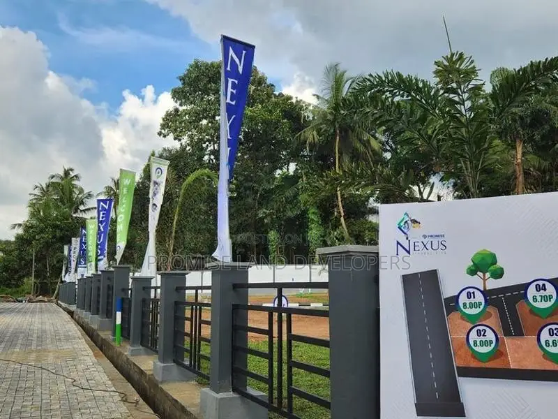 Land for sale in Athurugiriya city center C33