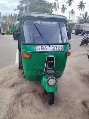 Bajaj RE 2005