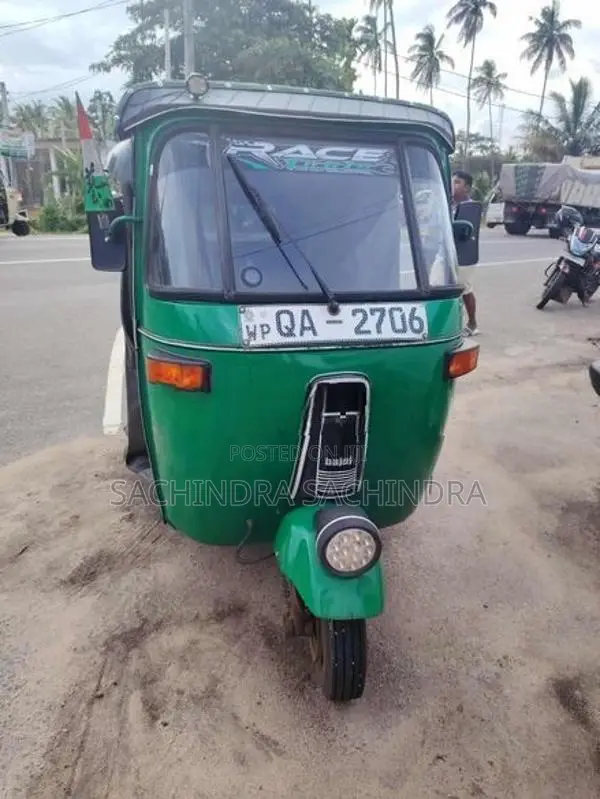 Bajaj RE 2005