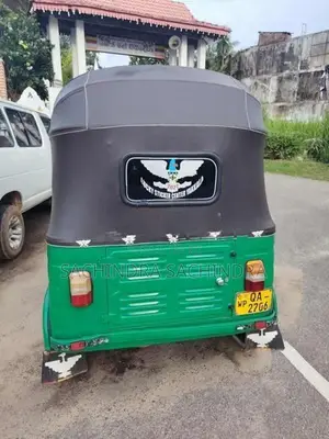 Bajaj RE 2005
