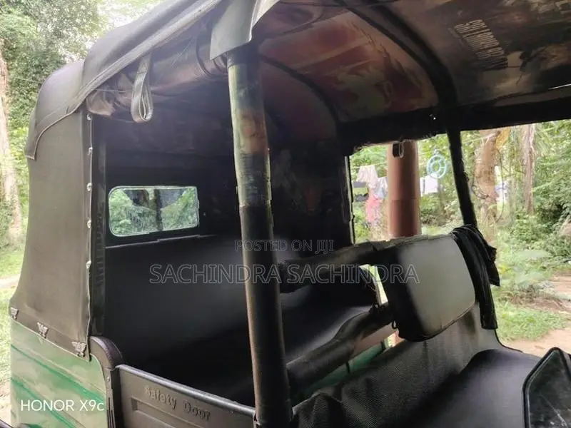 Bajaj RE 2005