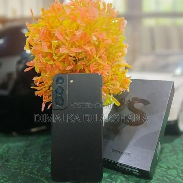 Samsung Galaxy S22 (Used)
