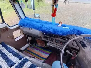 Nissan Vanette 1986