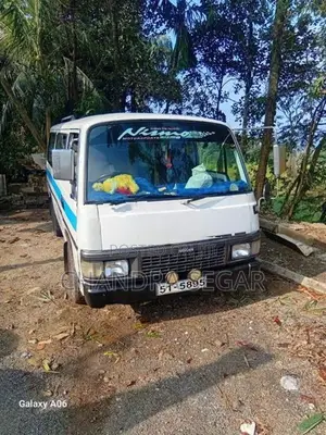 Nissan Vanette 1986