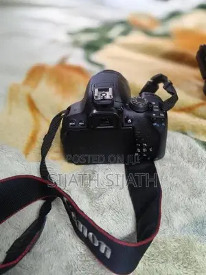Canon EOS 700d DSLR Camera