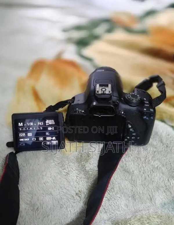 Canon EOS 700d DSLR Camera