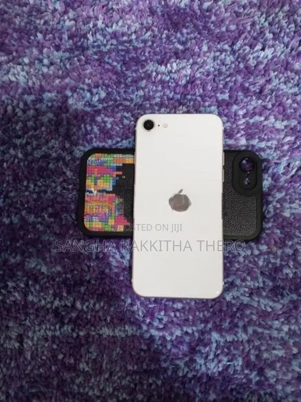 Apple iPhone SE 2 (Used)