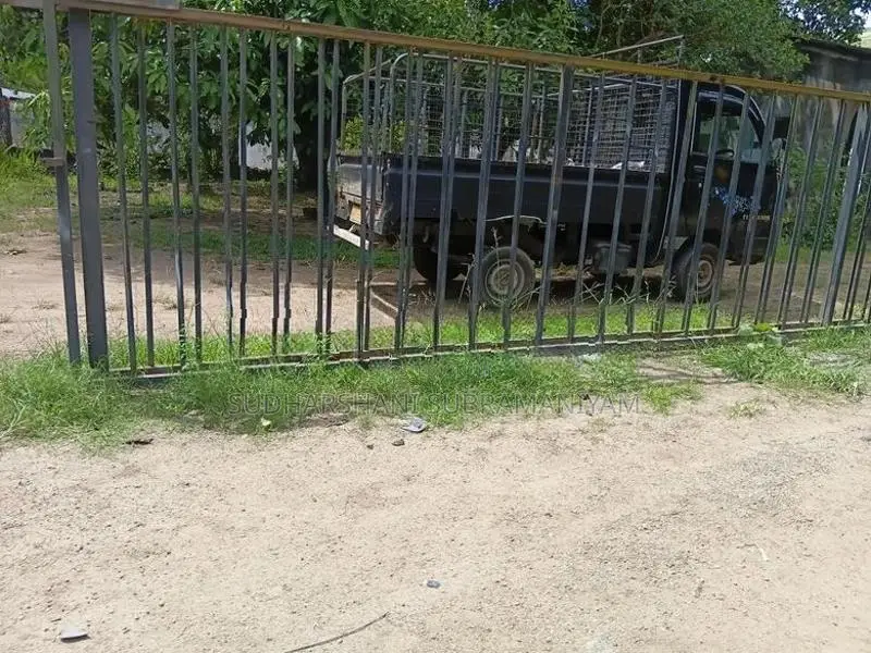 Vehicle Hut