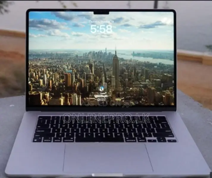 Apple MacBook Air M2 (2022) | 13-inch 256GB SSD Used