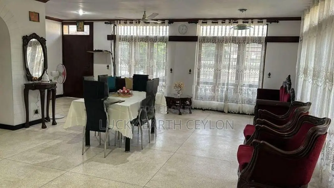 Nawala 2 Storey Unfurnished House for Sale (NZMS3021)