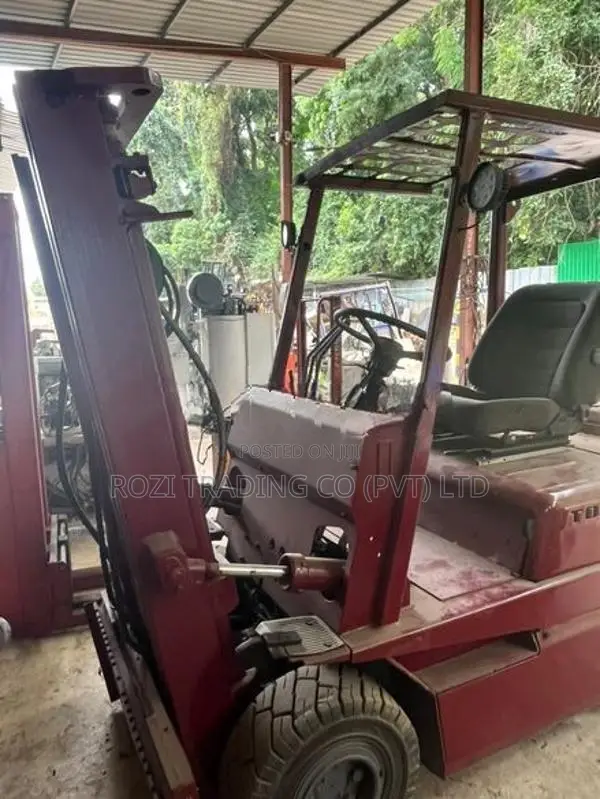 TOYOTA ELECTRIC FORKLIFT