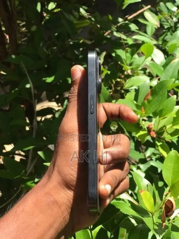 Apple iPhone 15 Pro (Used)