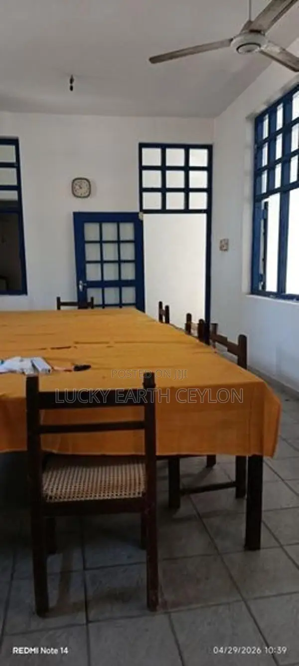 Attidiya 3 Storey Commercial Building with Ample Parking for Rent